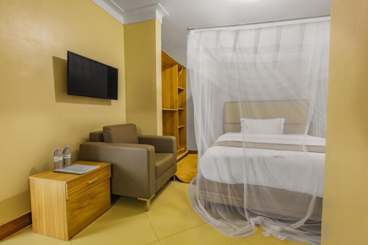 Santa Maria Hotel Entebbe Eksteriør billede