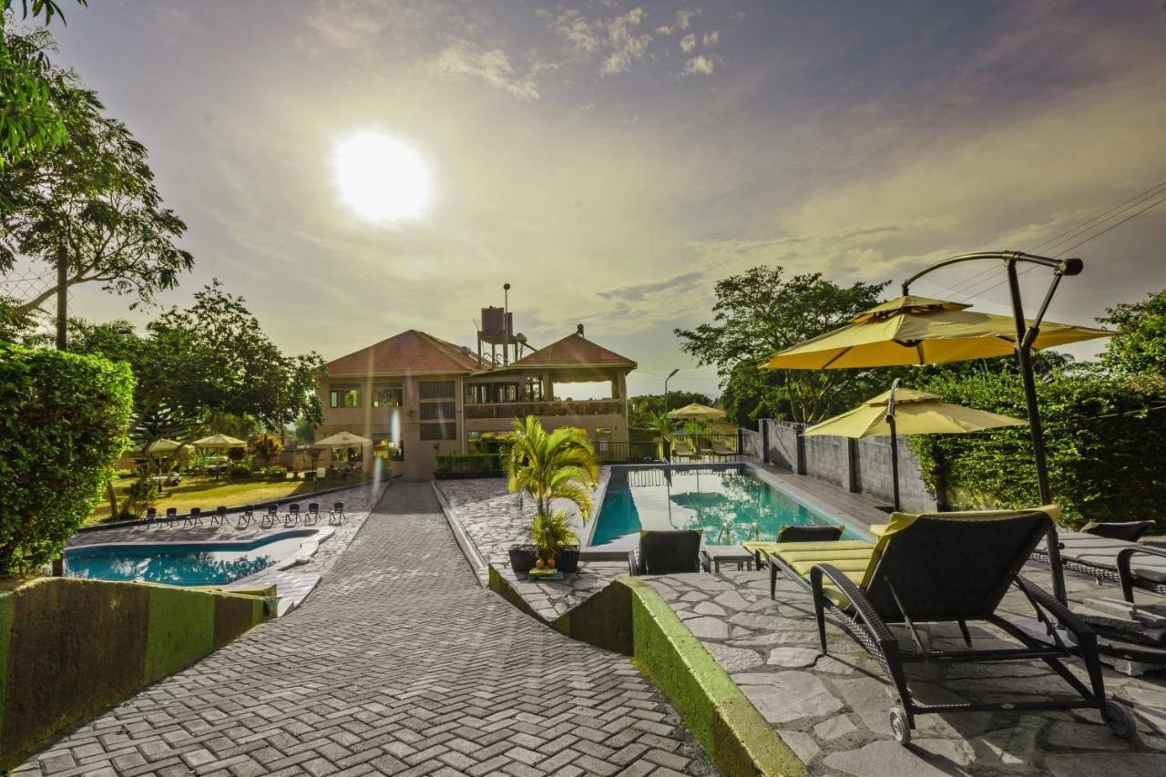 Santa Maria Hotel Entebbe Eksteriør billede