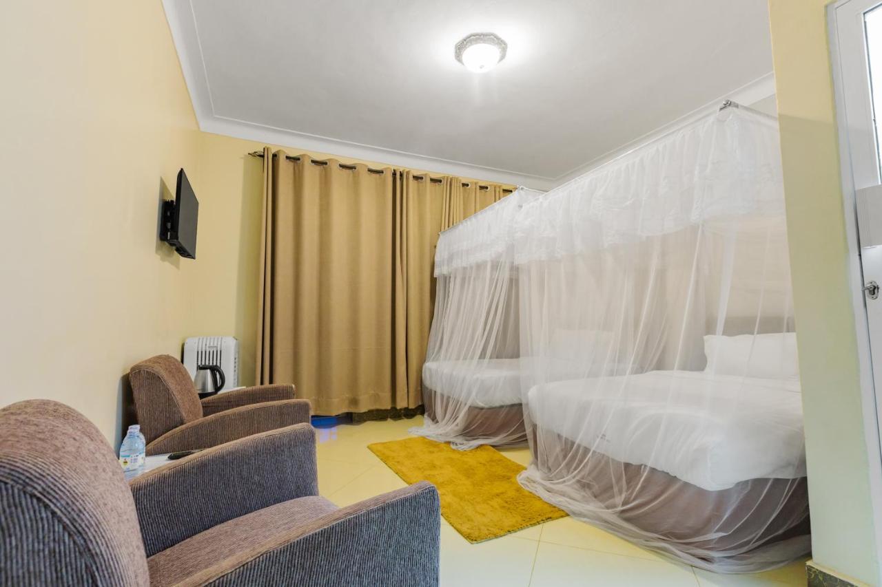 Santa Maria Hotel Entebbe Eksteriør billede