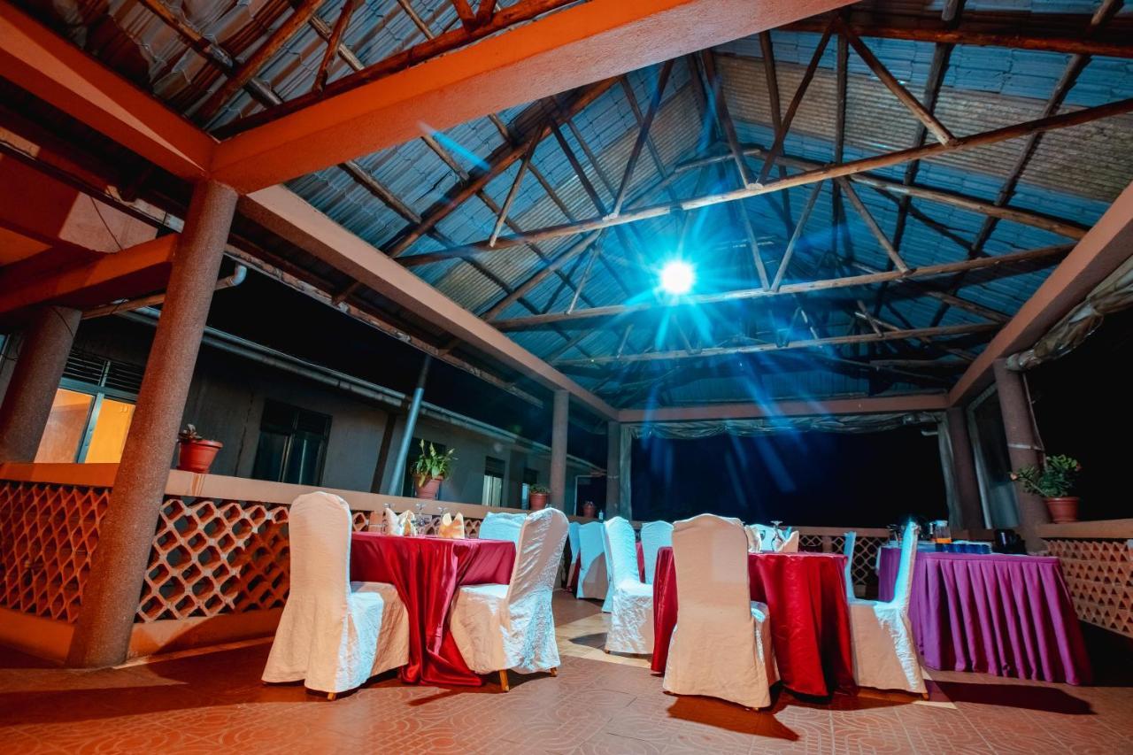 Santa Maria Hotel Entebbe Eksteriør billede