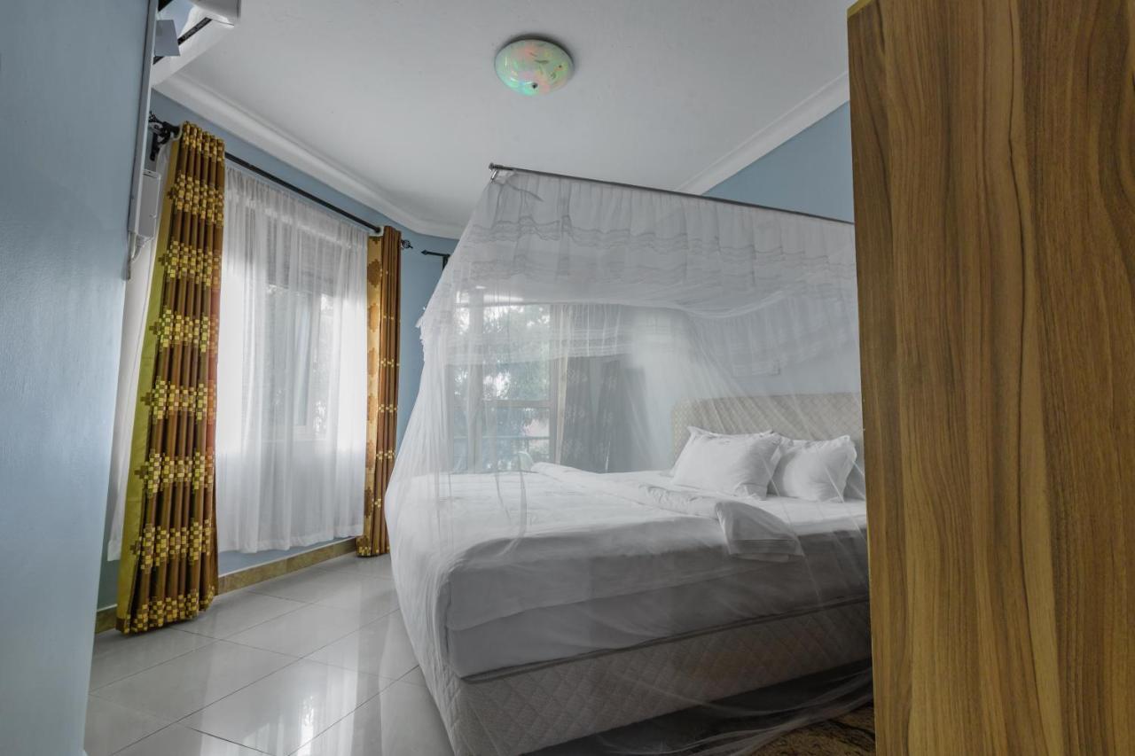 Santa Maria Hotel Entebbe Eksteriør billede